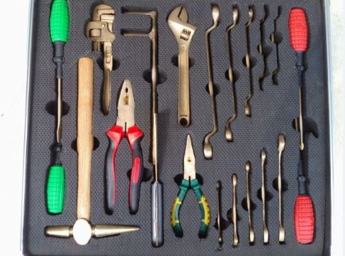 點擊查看詳細信息<br>標題：無火花工具組 閱讀次數(shù)：5794